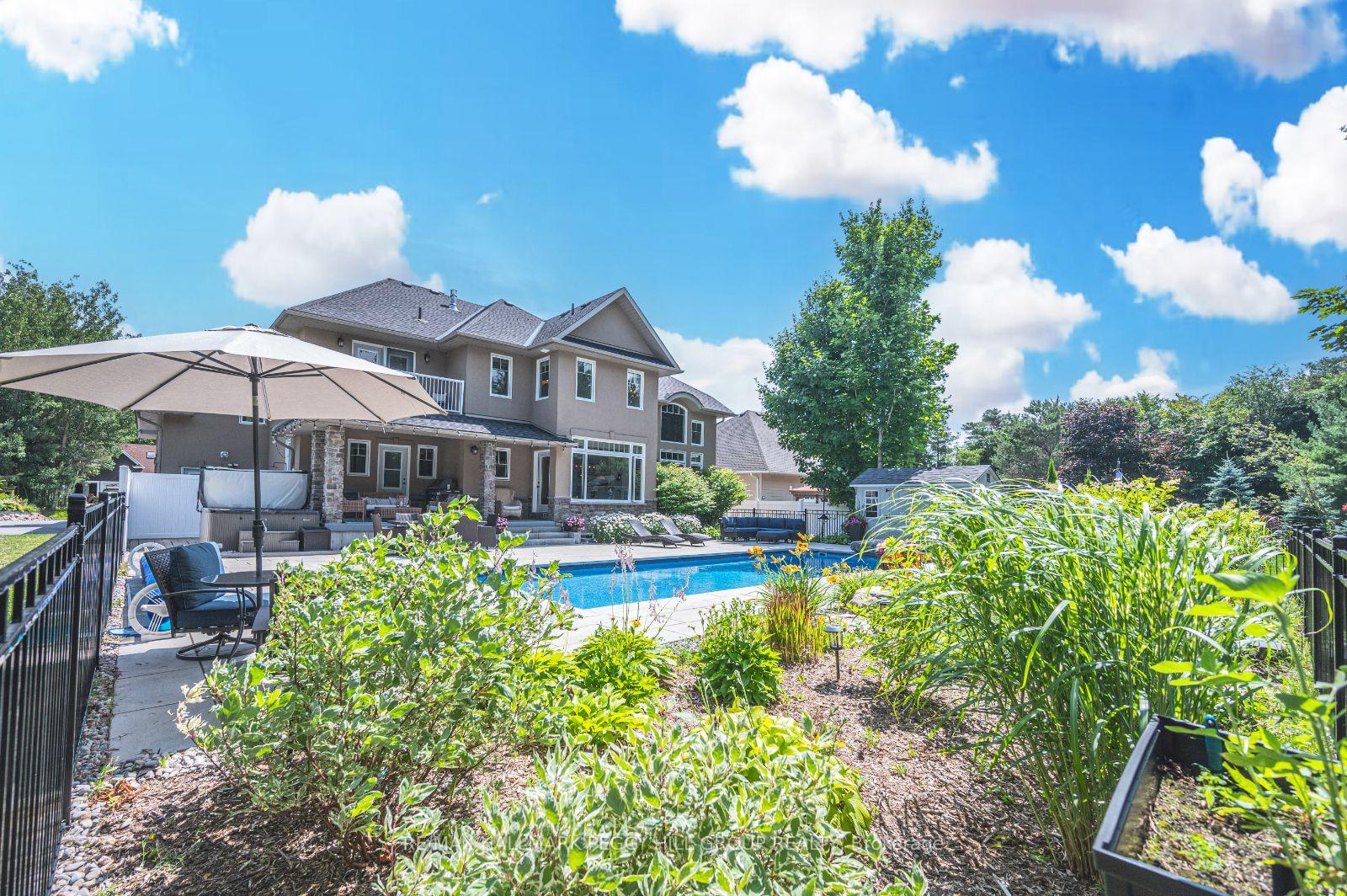 Photo 28 of 16 Bridle Path, Oro-Medonte, Horseshoe Valley — HOMEH