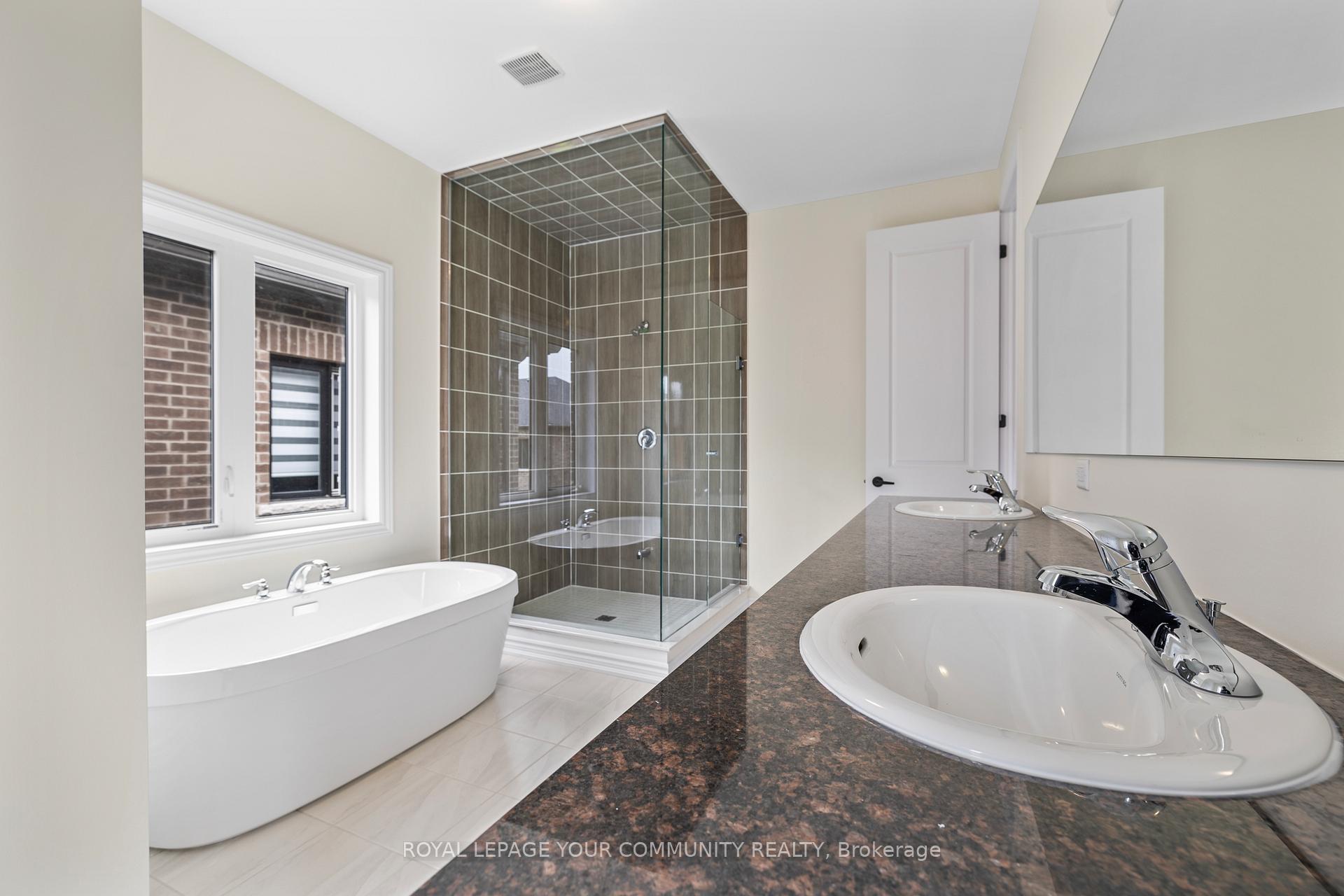 Photo 13 of 96 Weslock Crescent, Aurora, Bayview Northeast — HOMEH