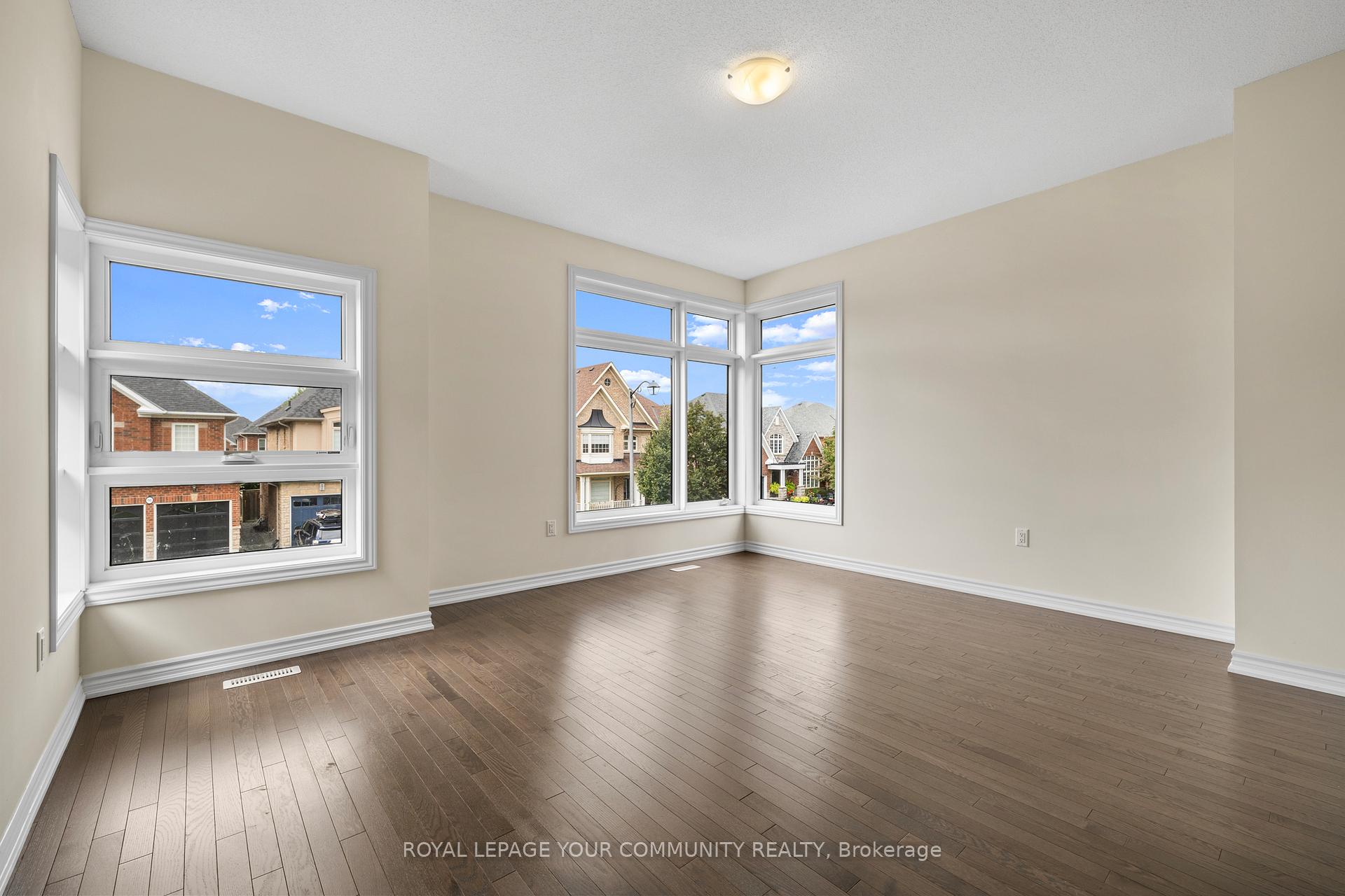Photo 23 of 96 Weslock Crescent, Aurora, Bayview Northeast — HOMEH