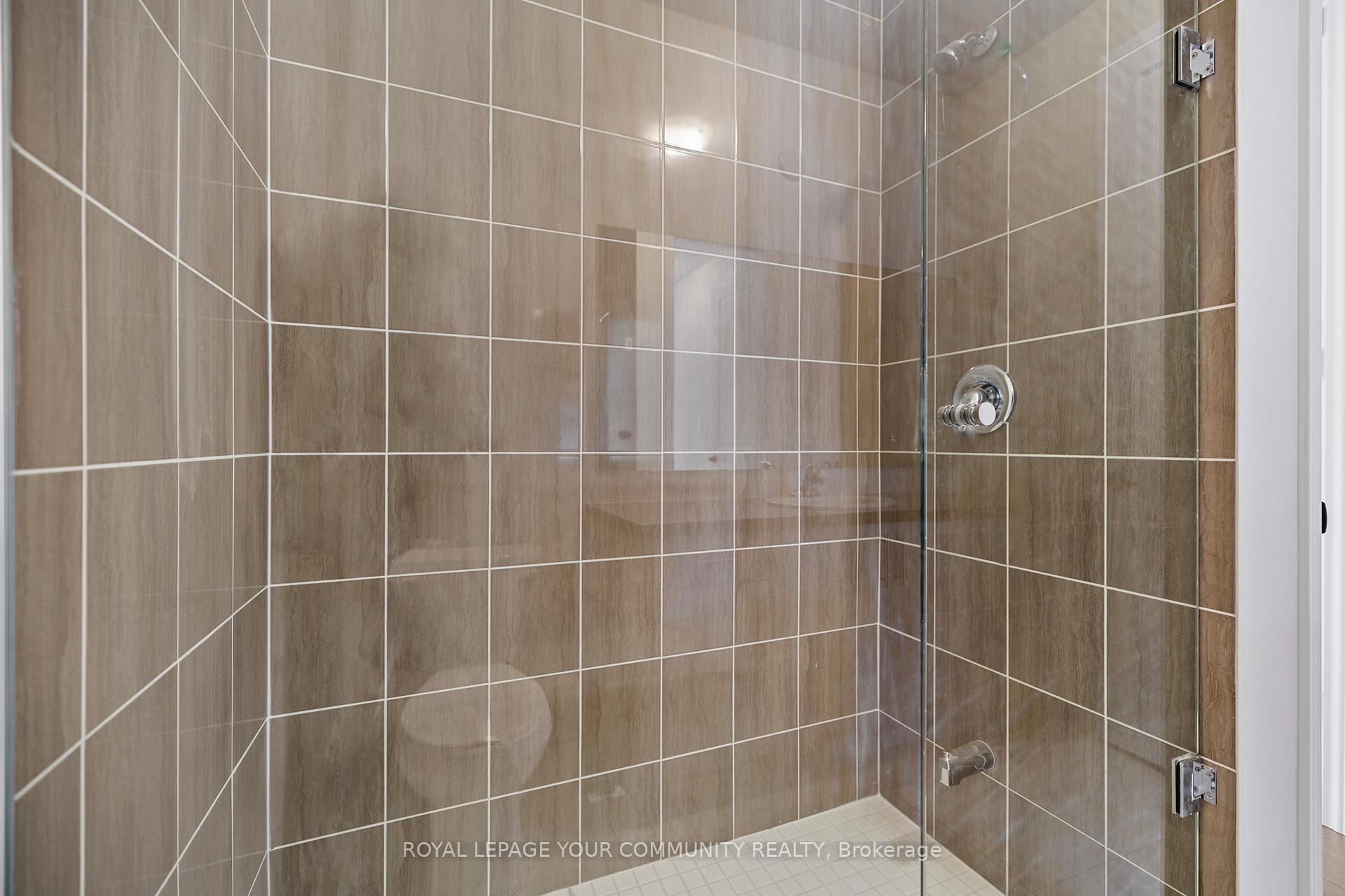 Photo 25 of 96 Weslock Crescent, Aurora, Bayview Northeast — HOMEH