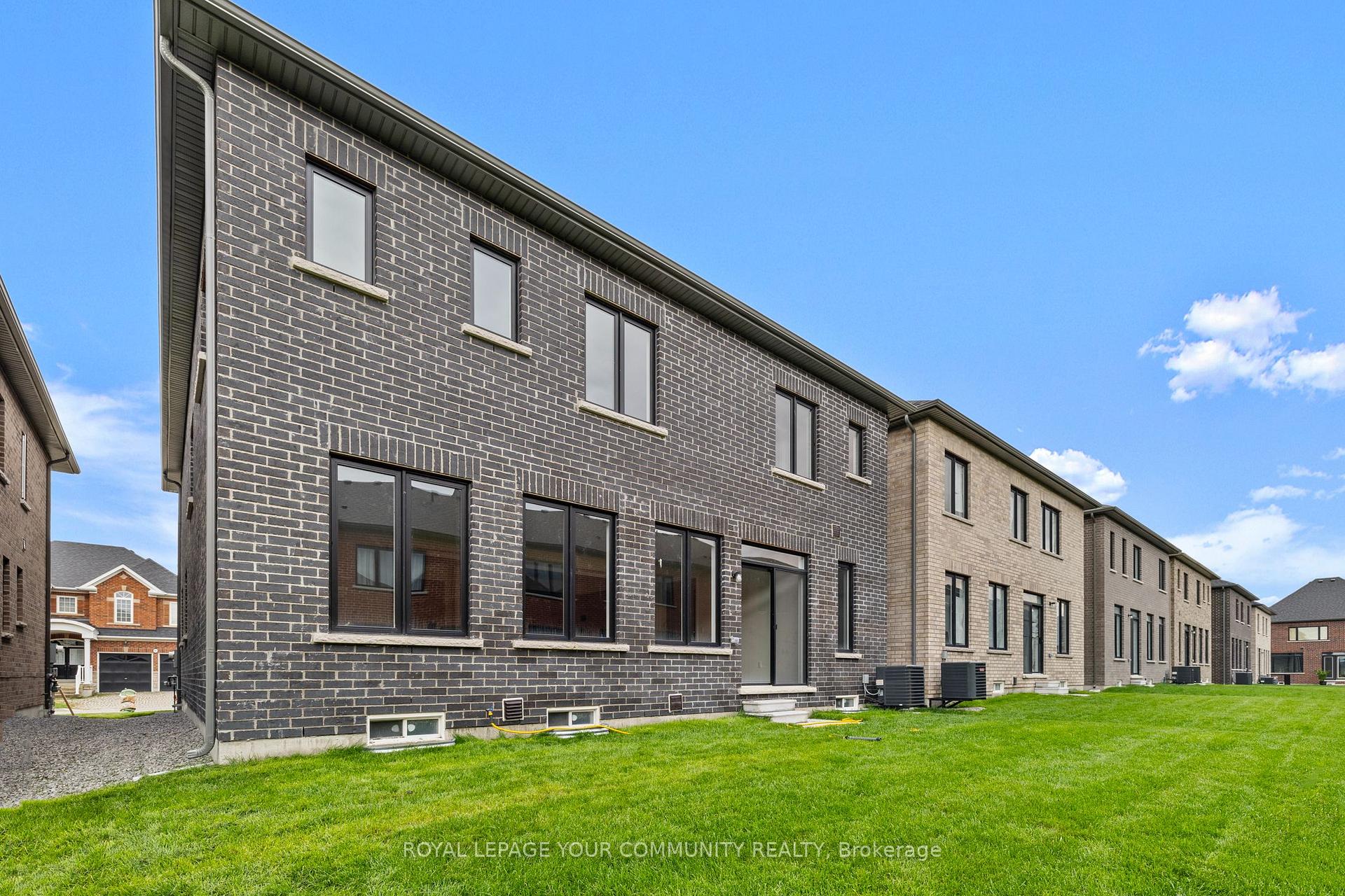 Photo 26 of 96 Weslock Crescent, Aurora, Bayview Northeast — HOMEH