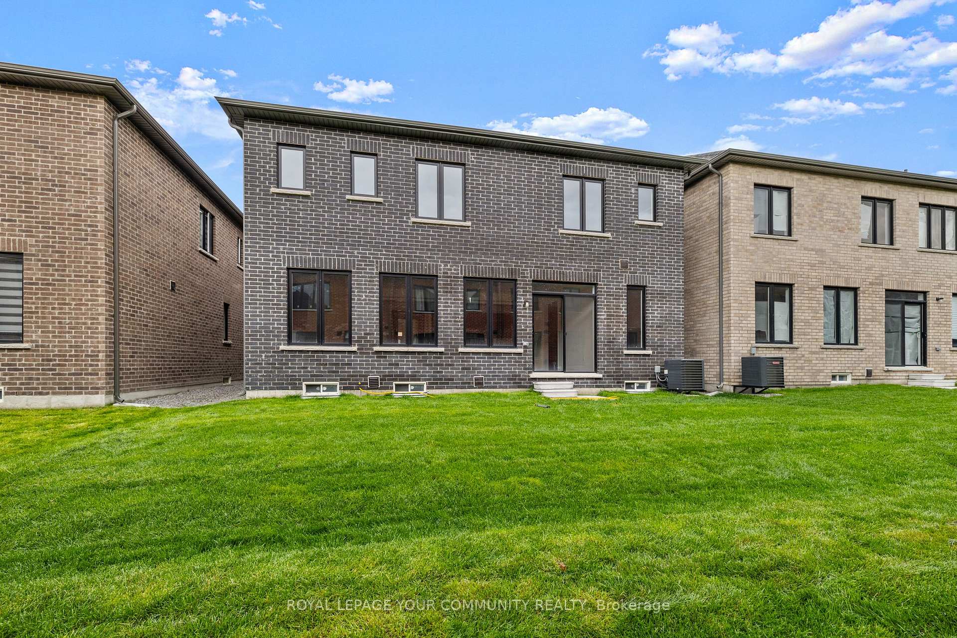 Photo 28 of 96 Weslock Crescent, Aurora, Bayview Northeast — HOMEH