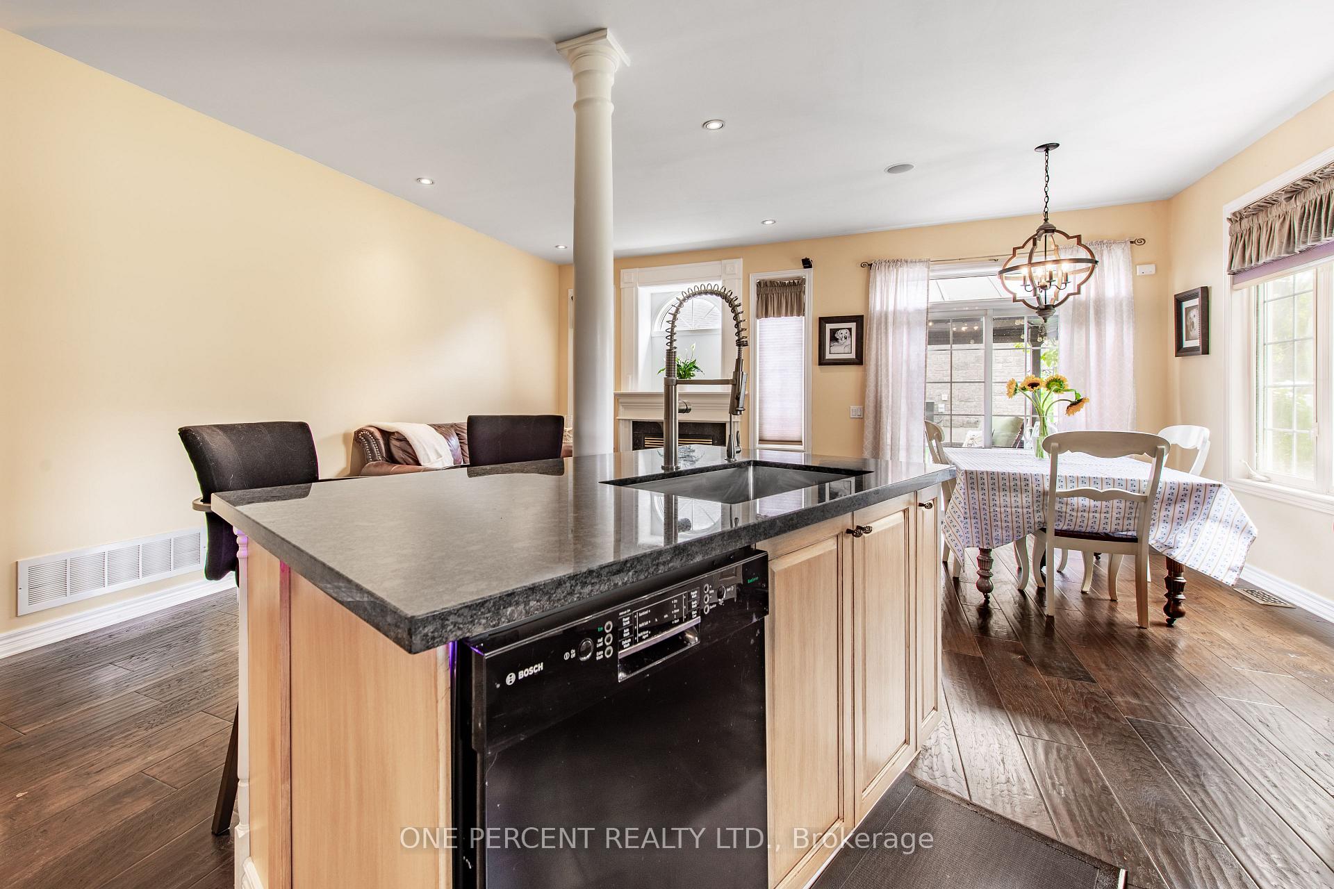 Photo 12 of 762 Greenwood Crescent, Shelburne — HOMEH