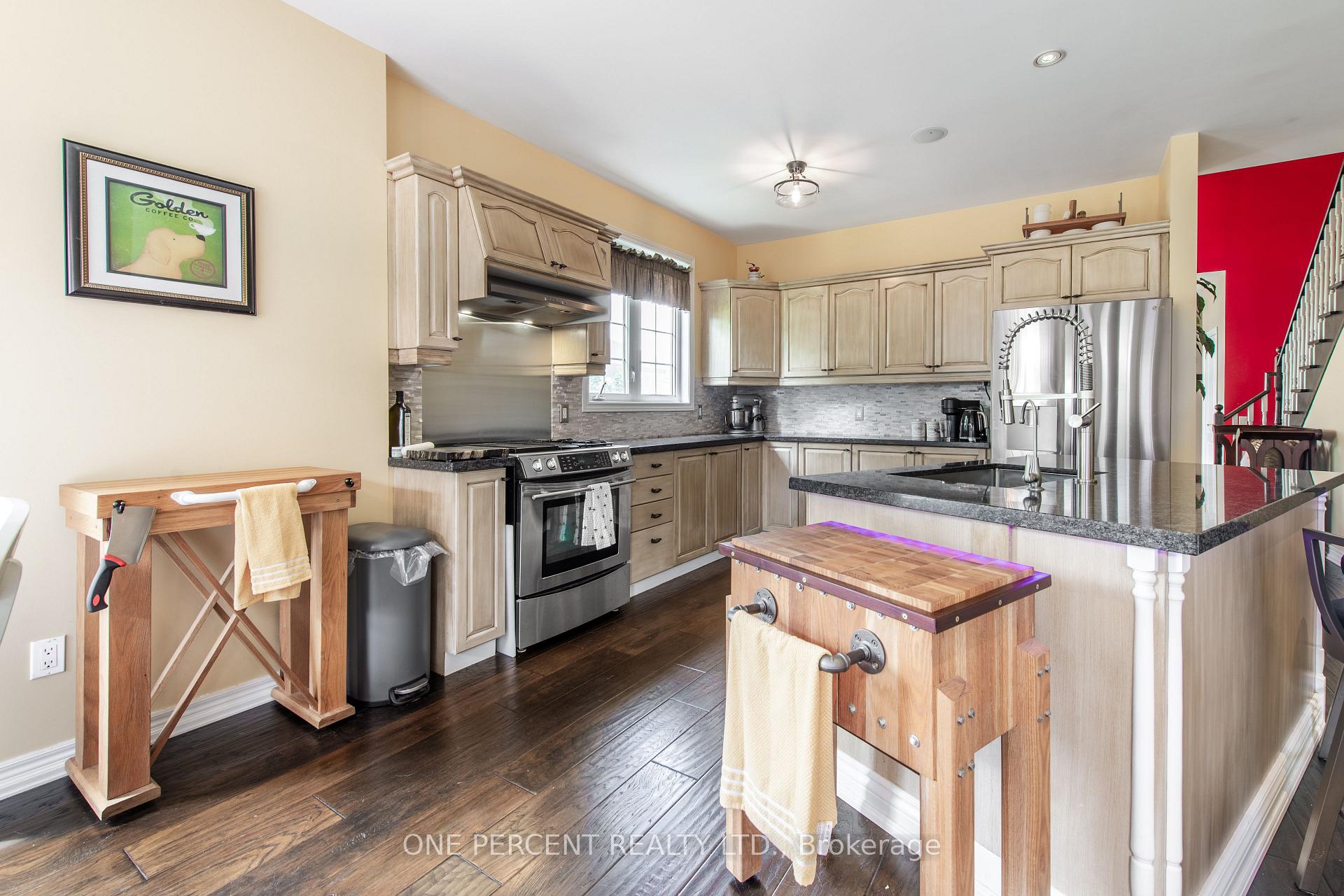 Photo 15 of 762 Greenwood Crescent, Shelburne — HOMEH