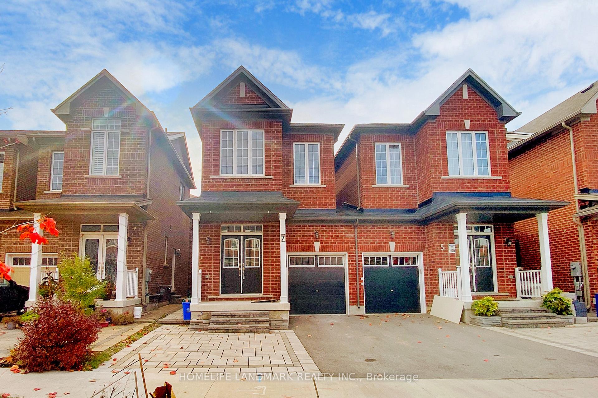 Photo 3 of 7 Reddington Road, Markham, Cedarwood — HOMEH