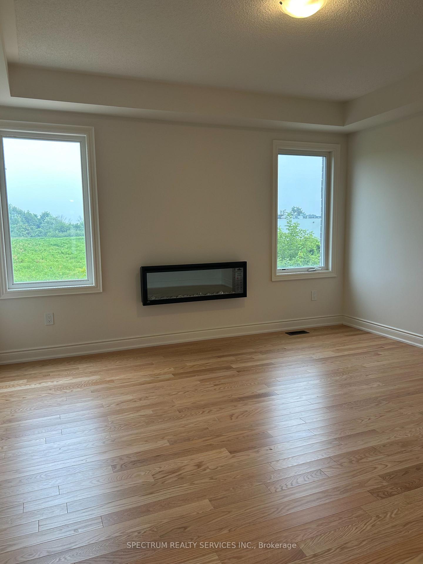 Photo 4 of 80 Bloomfield Crescent, Cambridge — HOMEH