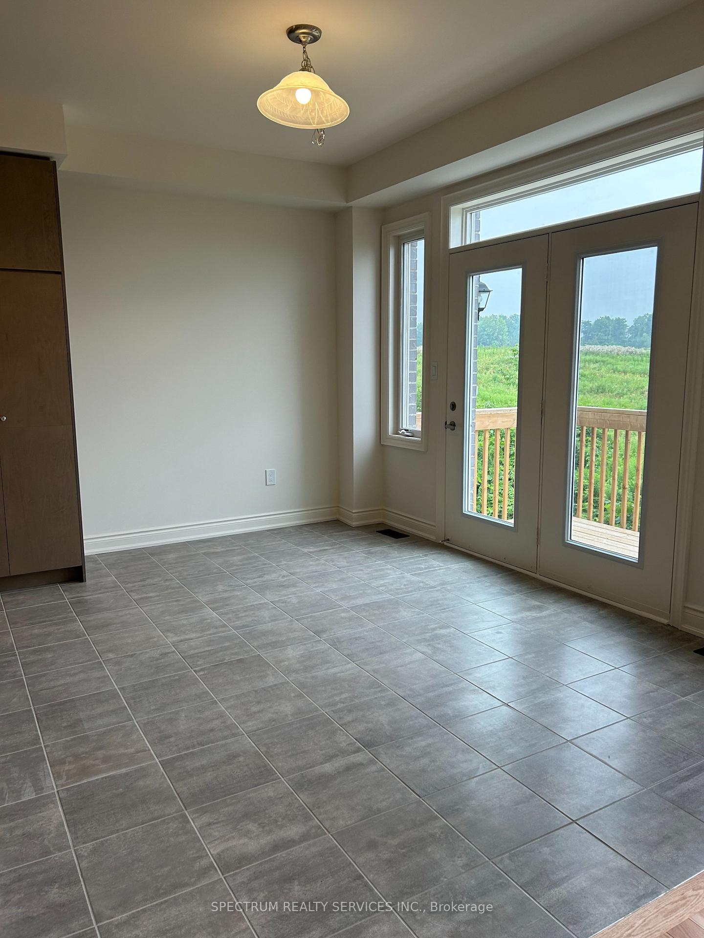 Photo 5 of 80 Bloomfield Crescent, Cambridge — HOMEH