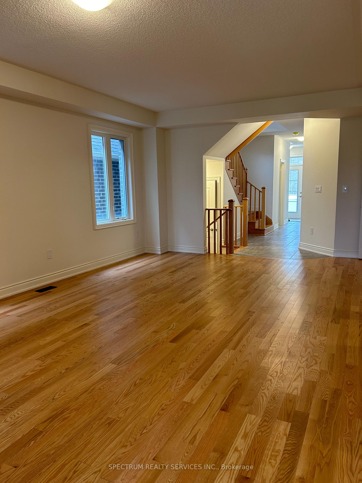 Photo 6 of 80 Bloomfield Crescent, Cambridge — HOMEH