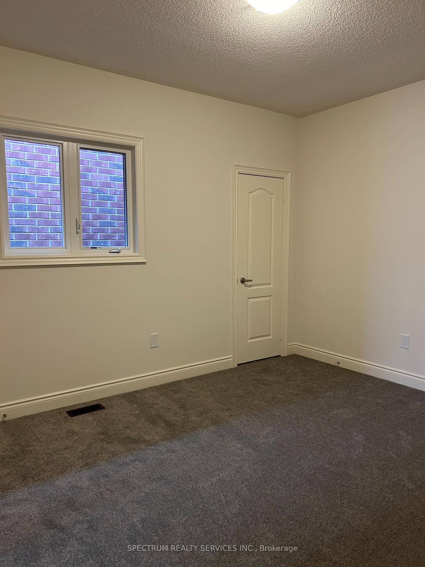 Photo 7 of 80 Bloomfield Crescent, Cambridge — HOMEH