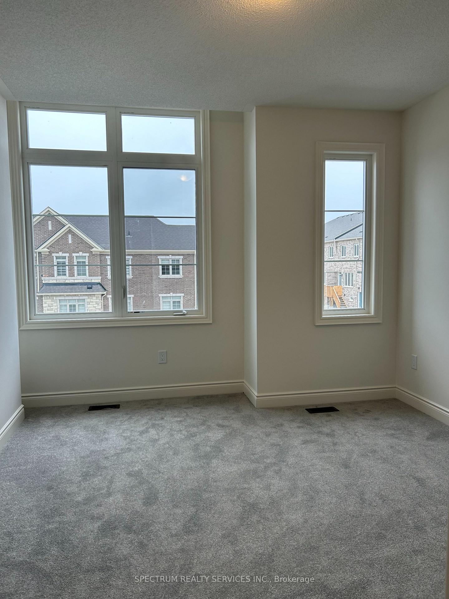 Photo 9 of 80 Bloomfield Crescent, Cambridge — HOMEH