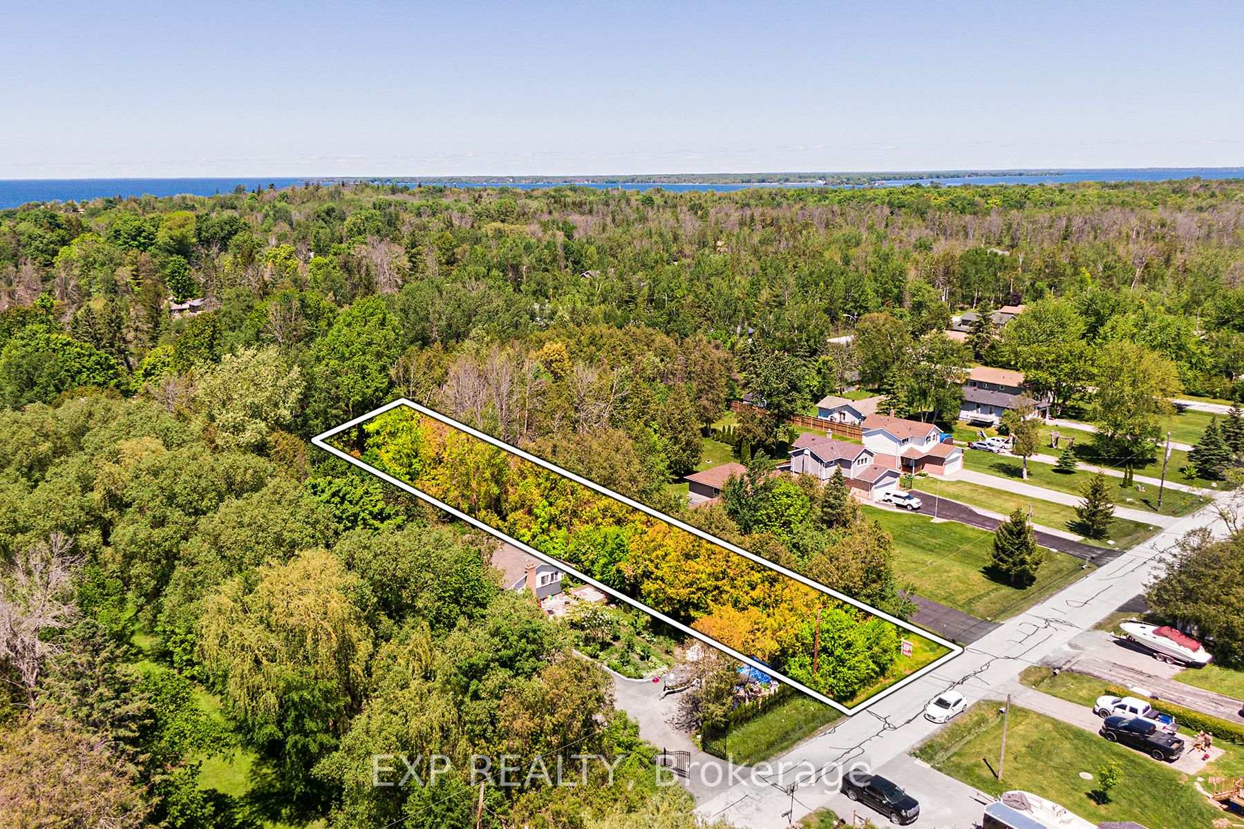 Photo 10 of 72 Sandra Drive, Georgina, Sutton & Jackson's Point — HOMEH