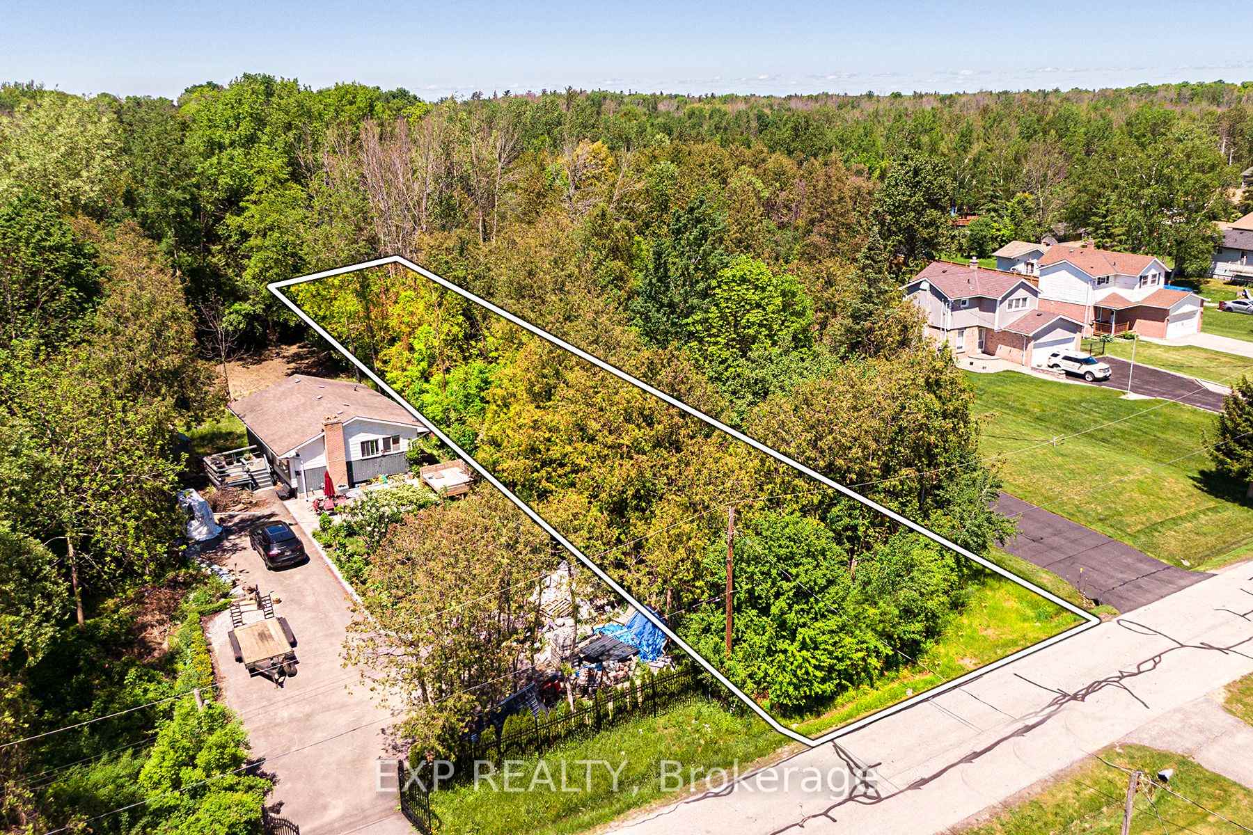 Photo 12 of 72 Sandra Drive, Georgina, Sutton & Jackson's Point — HOMEH