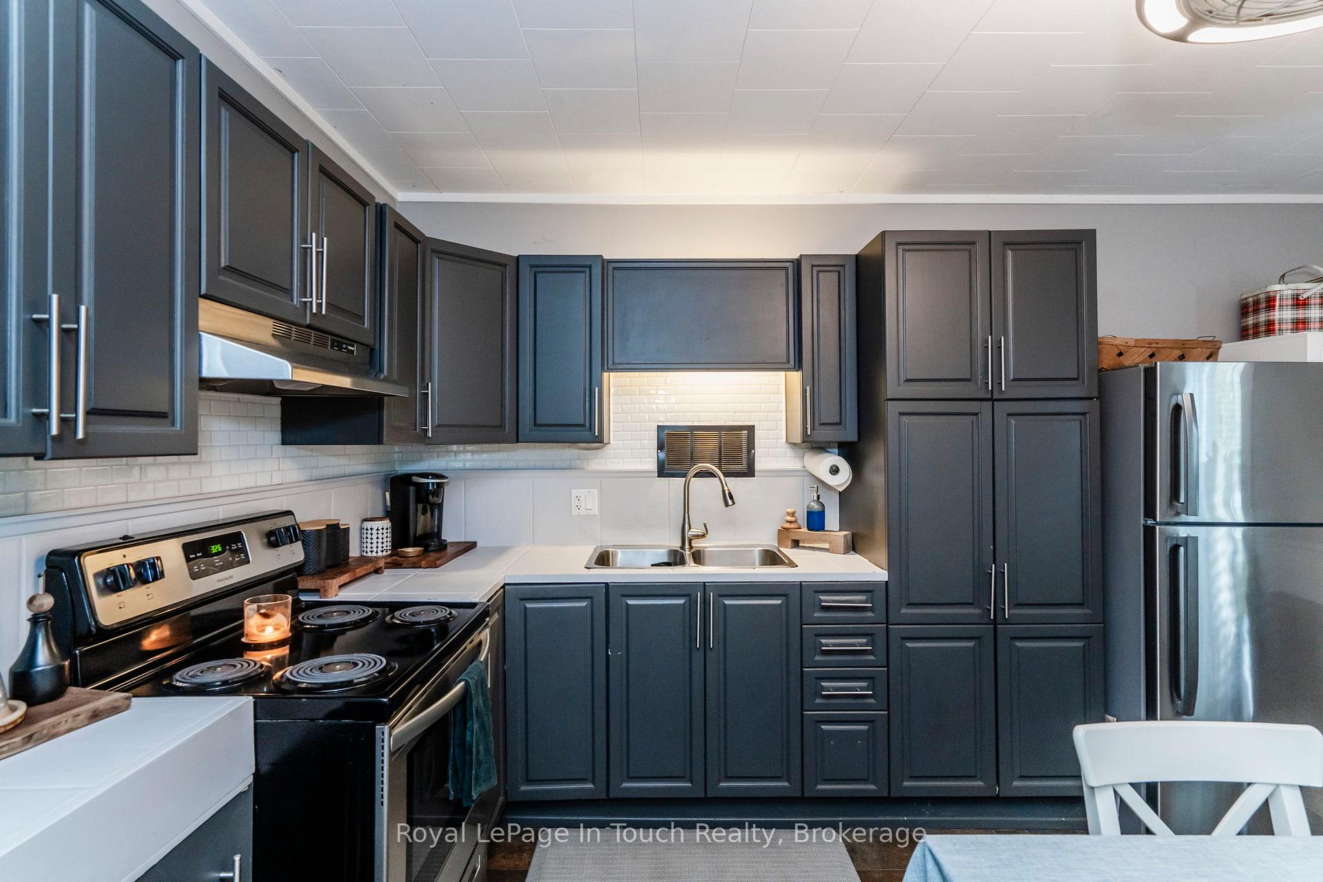 Photo 13 of 235 Jane Street, Clearview, Stayner — HOMEH