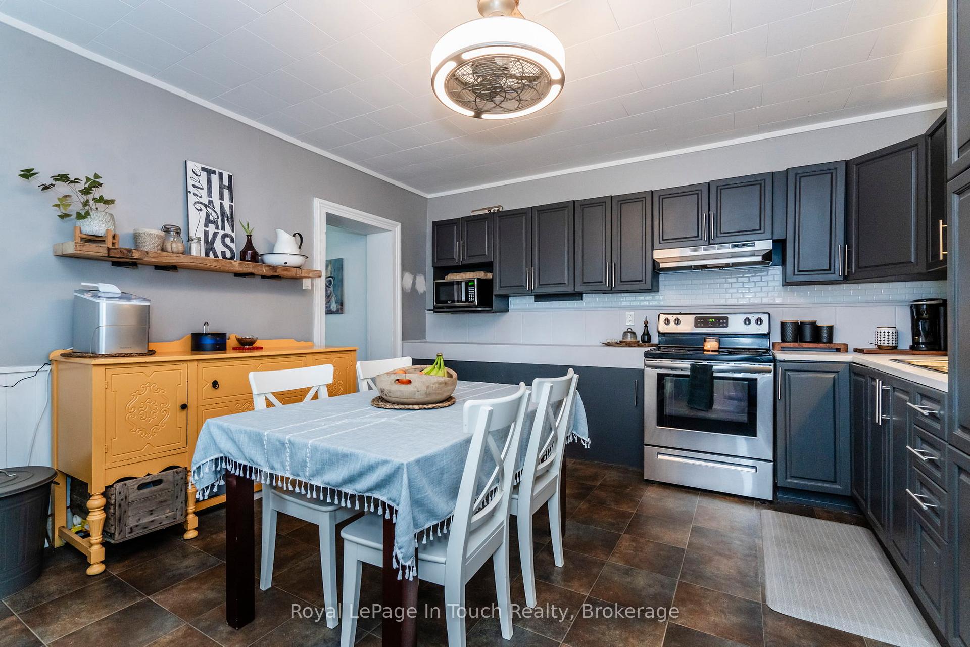 Photo 15 of 235 Jane Street, Clearview, Stayner — HOMEH