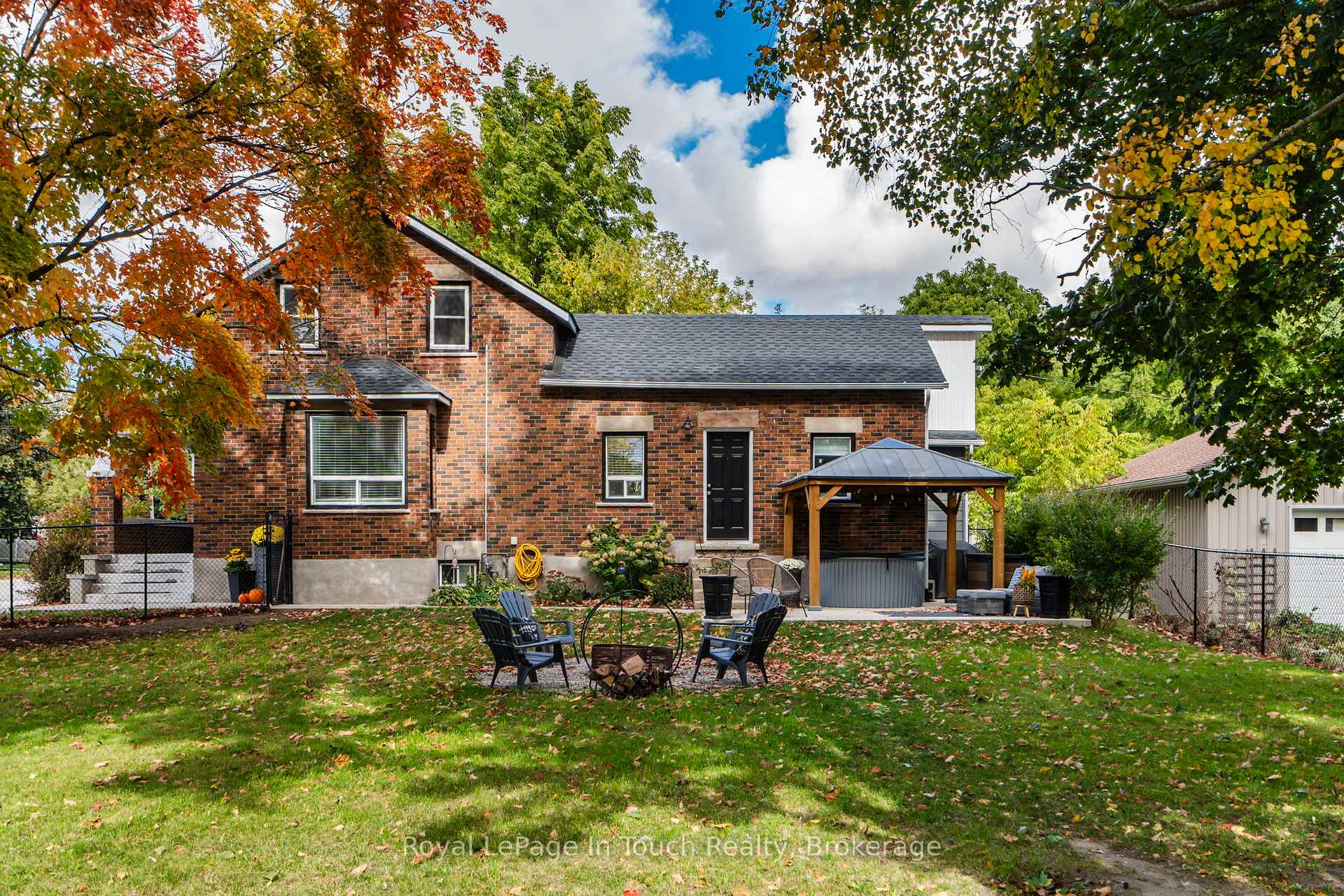 Photo 21 of 235 Jane Street, Clearview, Stayner — HOMEH