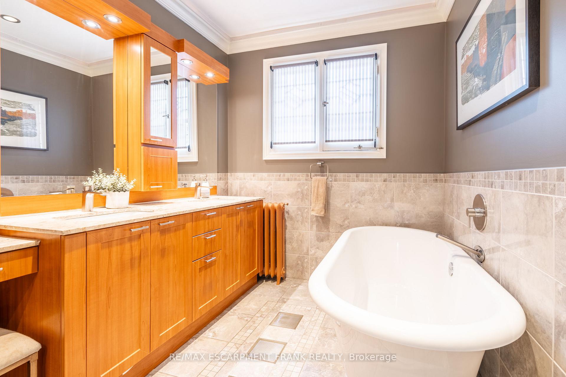 Photo 26 of 60 Glenfern Avenue, Hamilton, Kirkendall — HOMEH