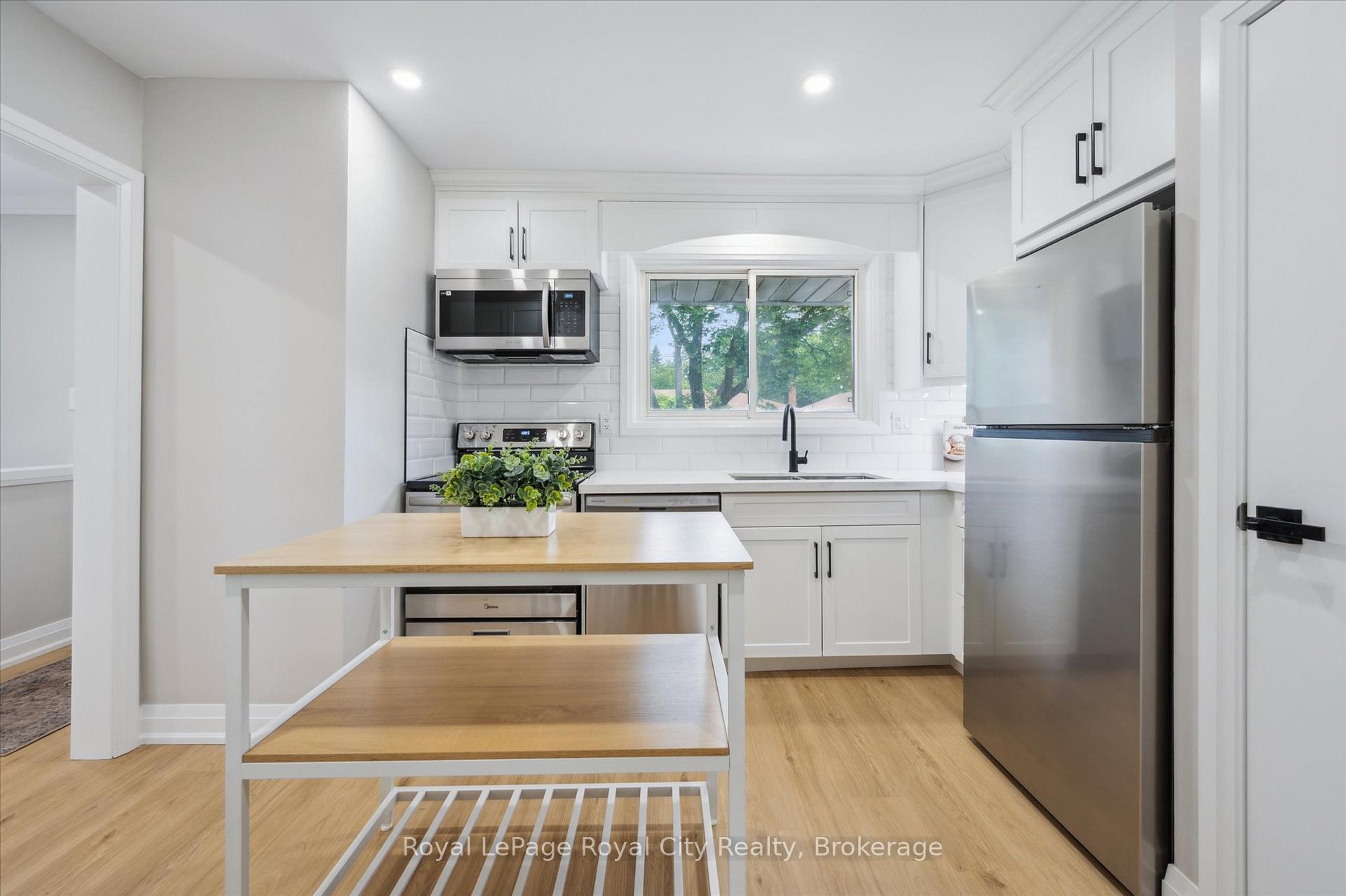 Photo 13 of 22 Heath Road, Guelph, Junction/Onward Willow — HOMEH