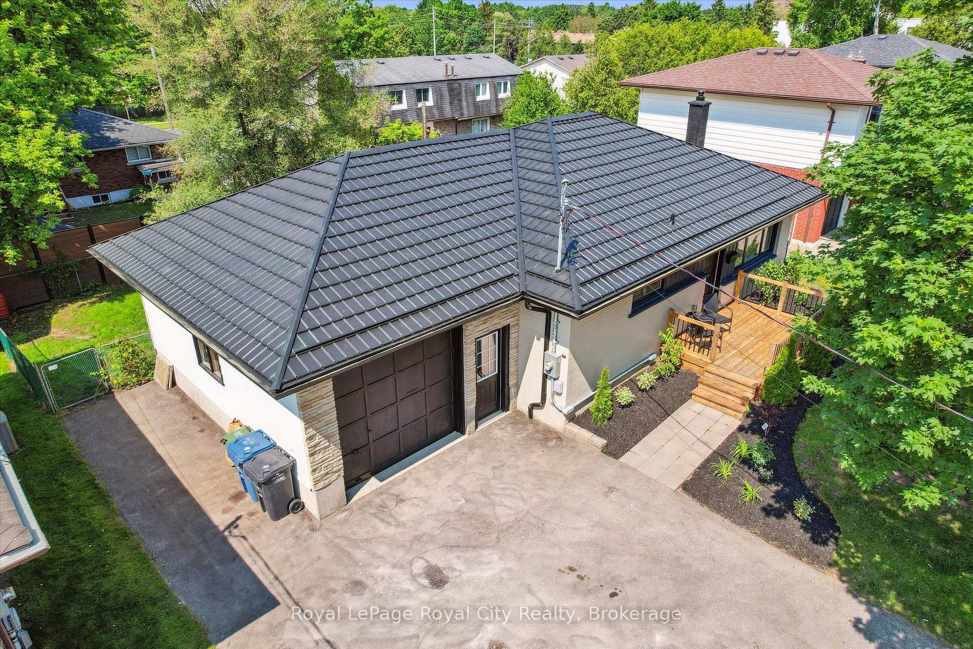 Photo 41 of 22 Heath Road, Guelph, Junction/Onward Willow — HOMEH