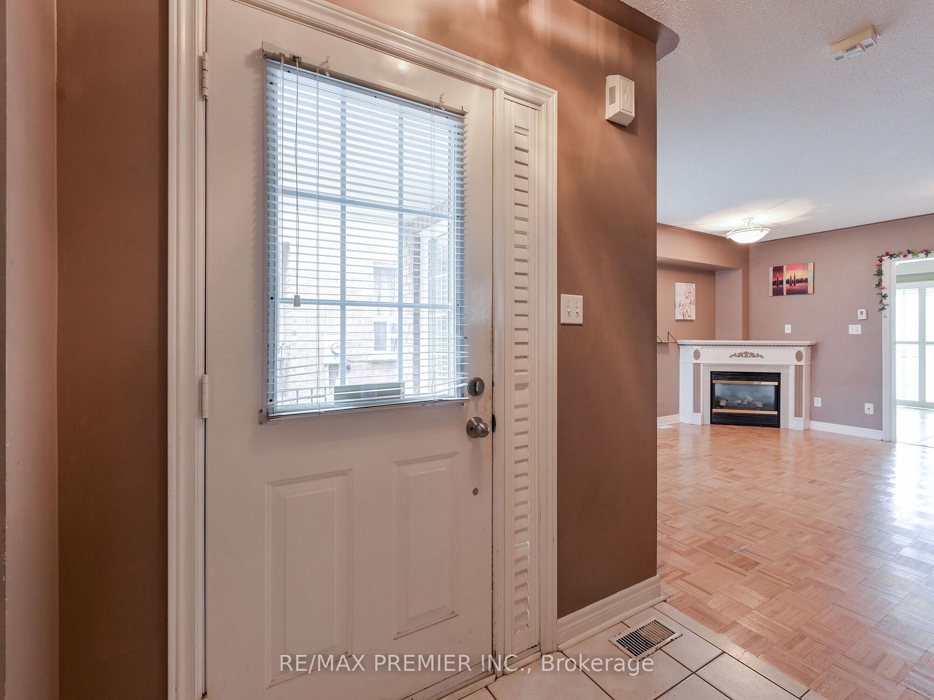 Photo 4 of 81 Archbury Circle, Caledon, Bolton East — HOMEH