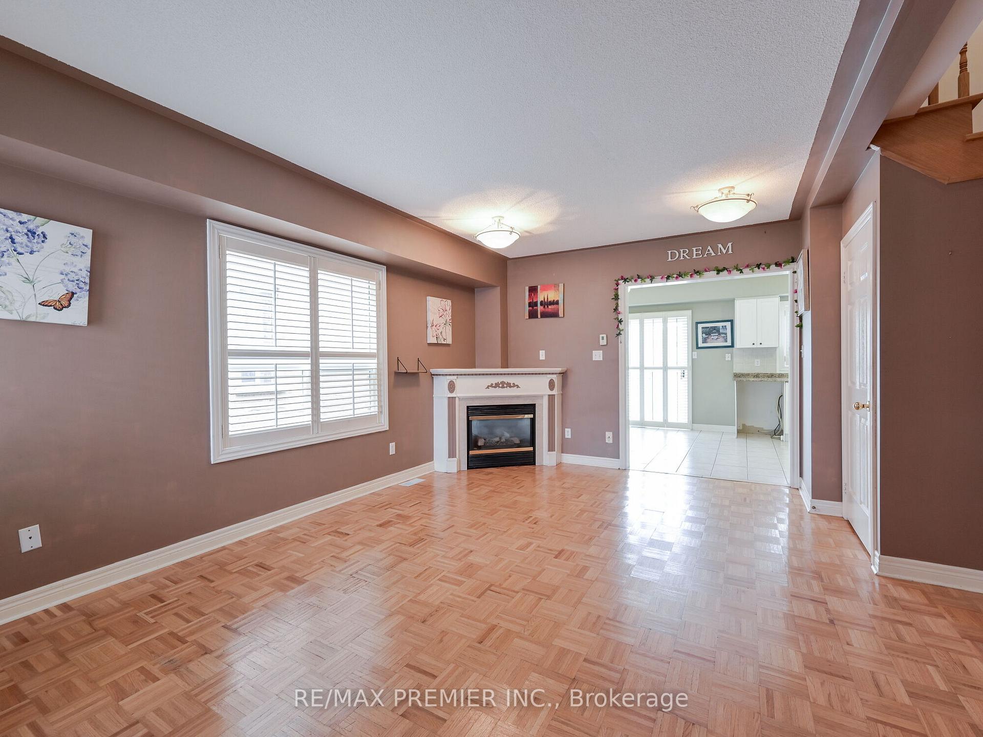 Photo 8 of 81 Archbury Circle, Caledon, Bolton East — HOMEH