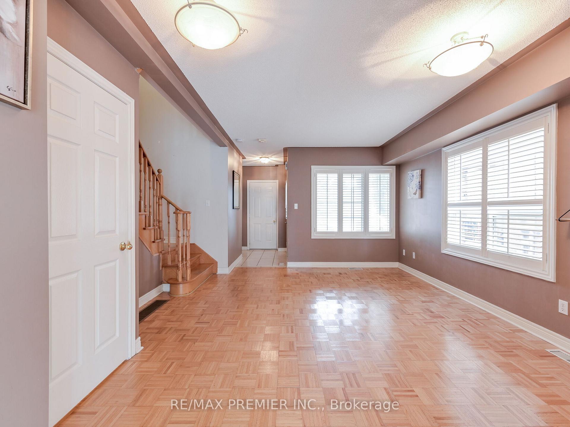 Photo 12 of 81 Archbury Circle, Caledon, Bolton East — HOMEH