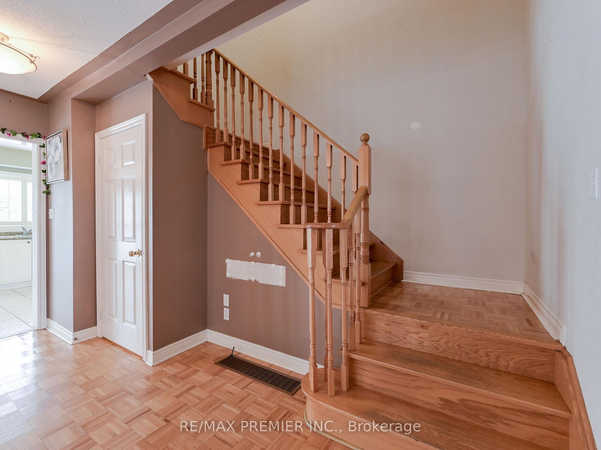 Photo 14 of 81 Archbury Circle, Caledon, Bolton East — HOMEH
