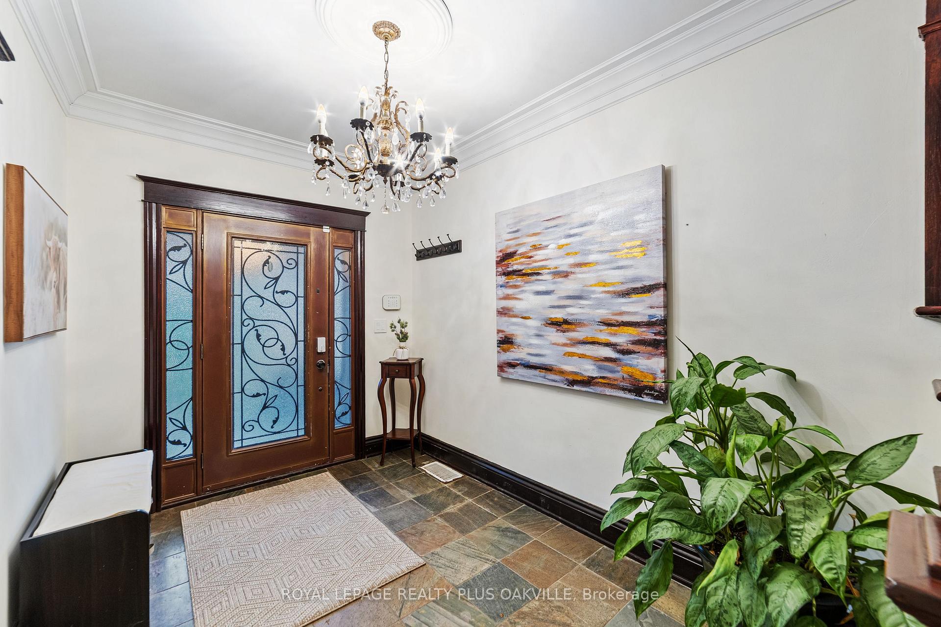 Photo 4 of 53 Barnesdale Avenue S, Hamilton, Stipley — HOMEH