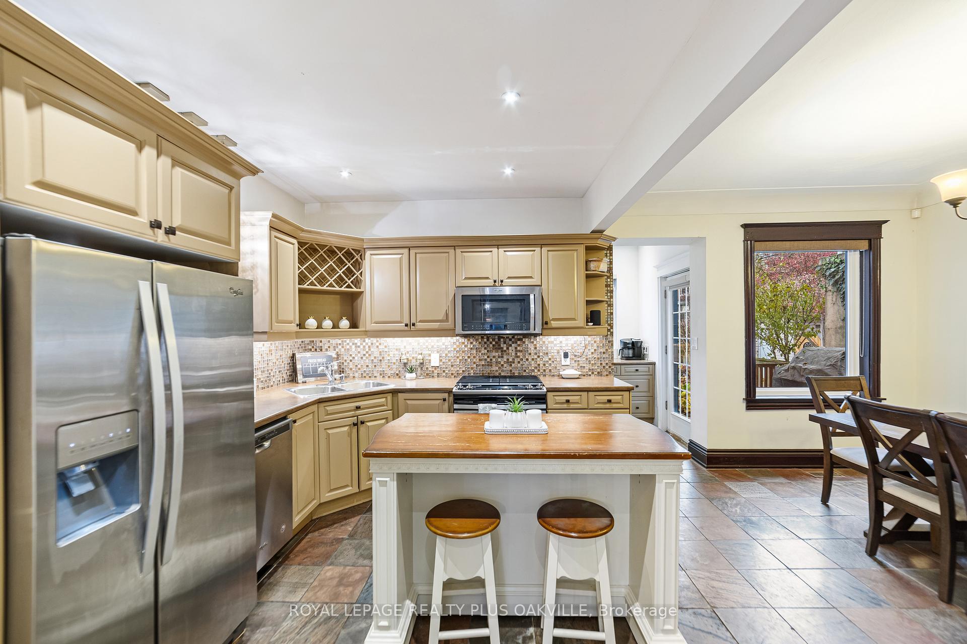 Photo 16 of 53 Barnesdale Avenue S, Hamilton, Stipley — HOMEH