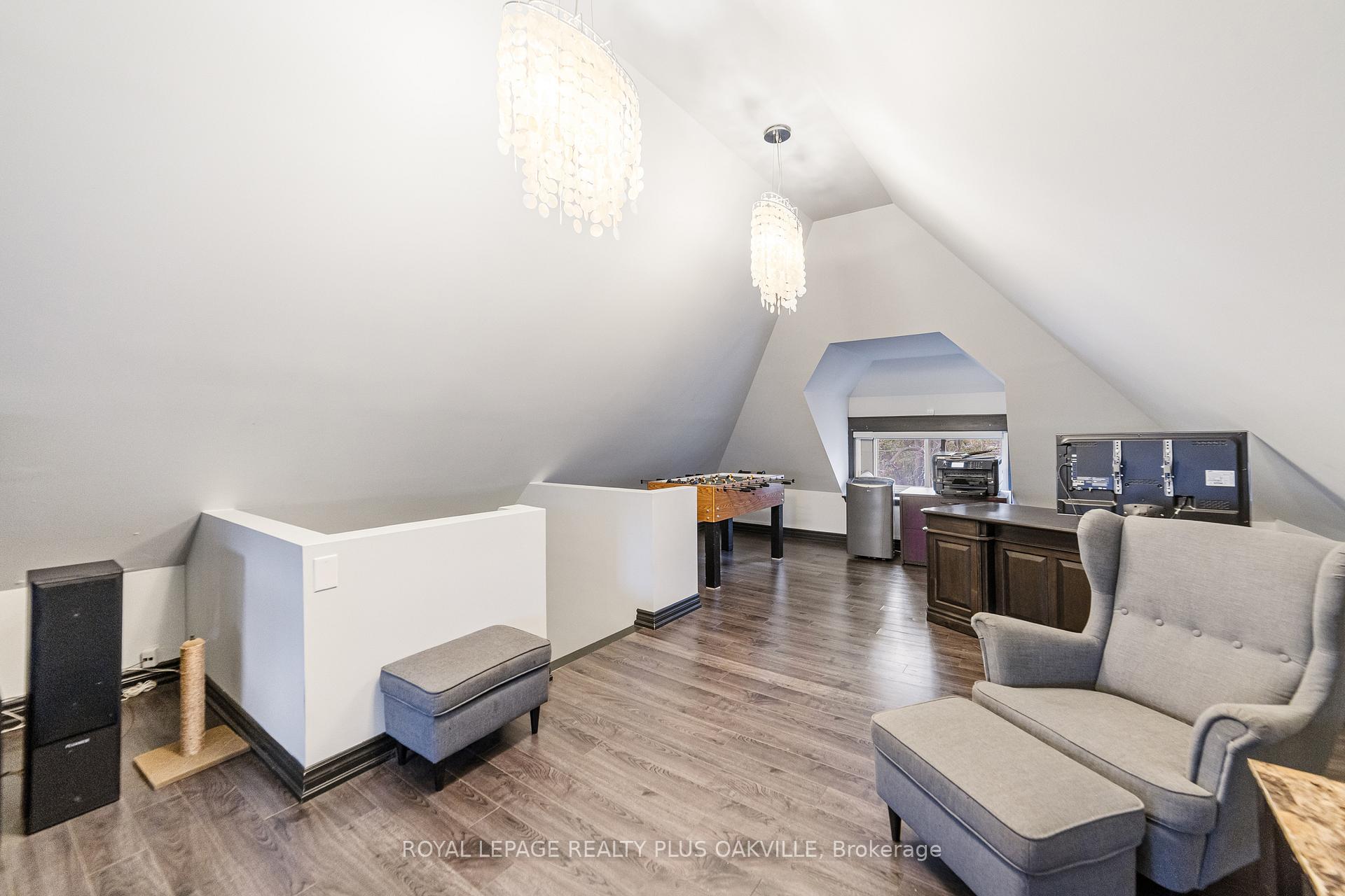 Photo 31 of 53 Barnesdale Avenue S, Hamilton, Stipley — HOMEH