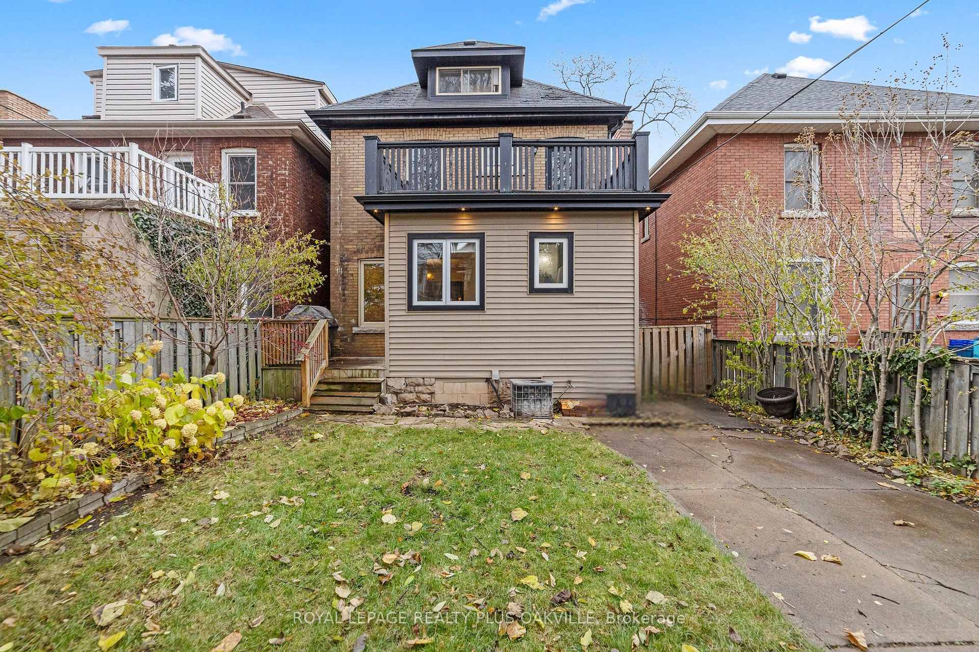 Photo 36 of 53 Barnesdale Avenue S, Hamilton, Stipley — HOMEH