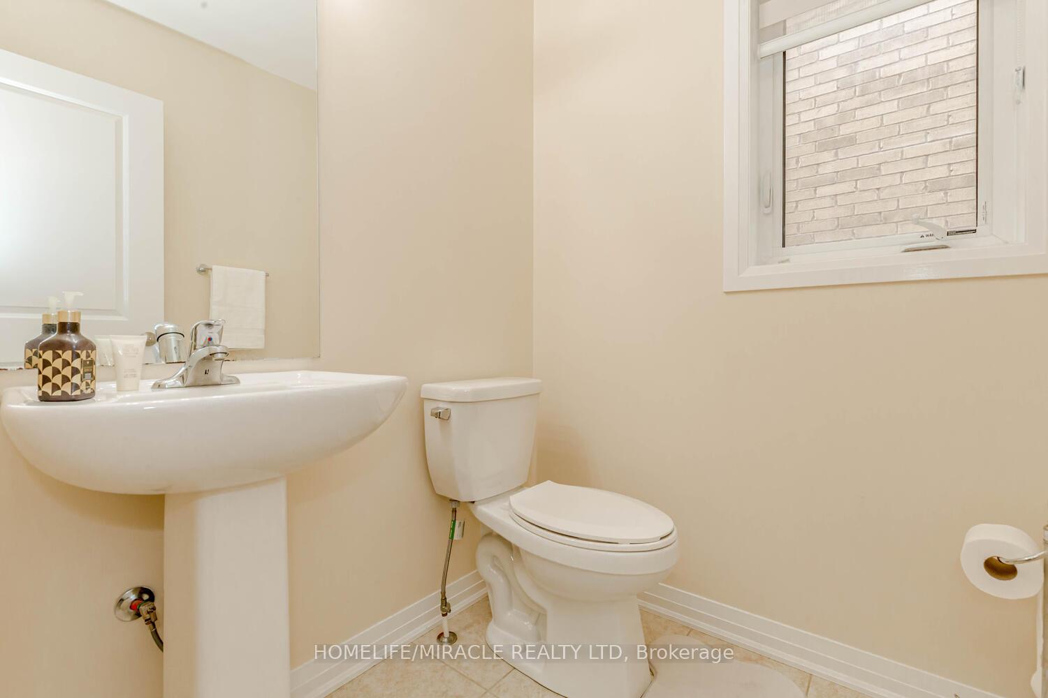 Photo 8 of 124 Casserley Crescent, New Tecumseth, Tottenham — HOMEH