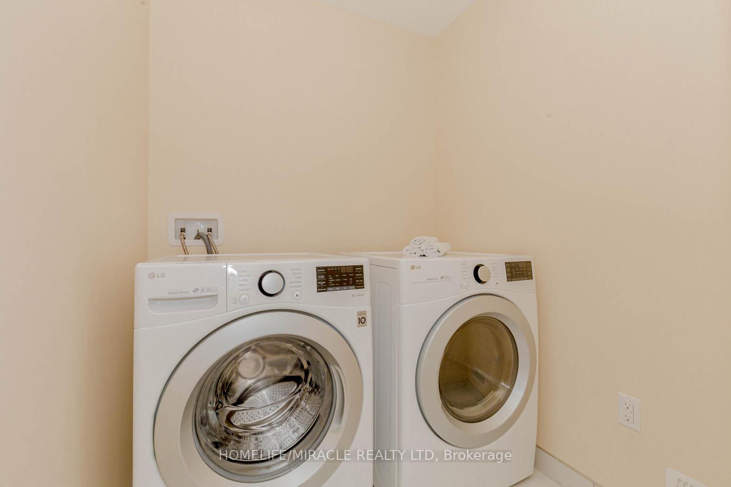 Photo 23 of 124 Casserley Crescent, New Tecumseth, Tottenham — HOMEH