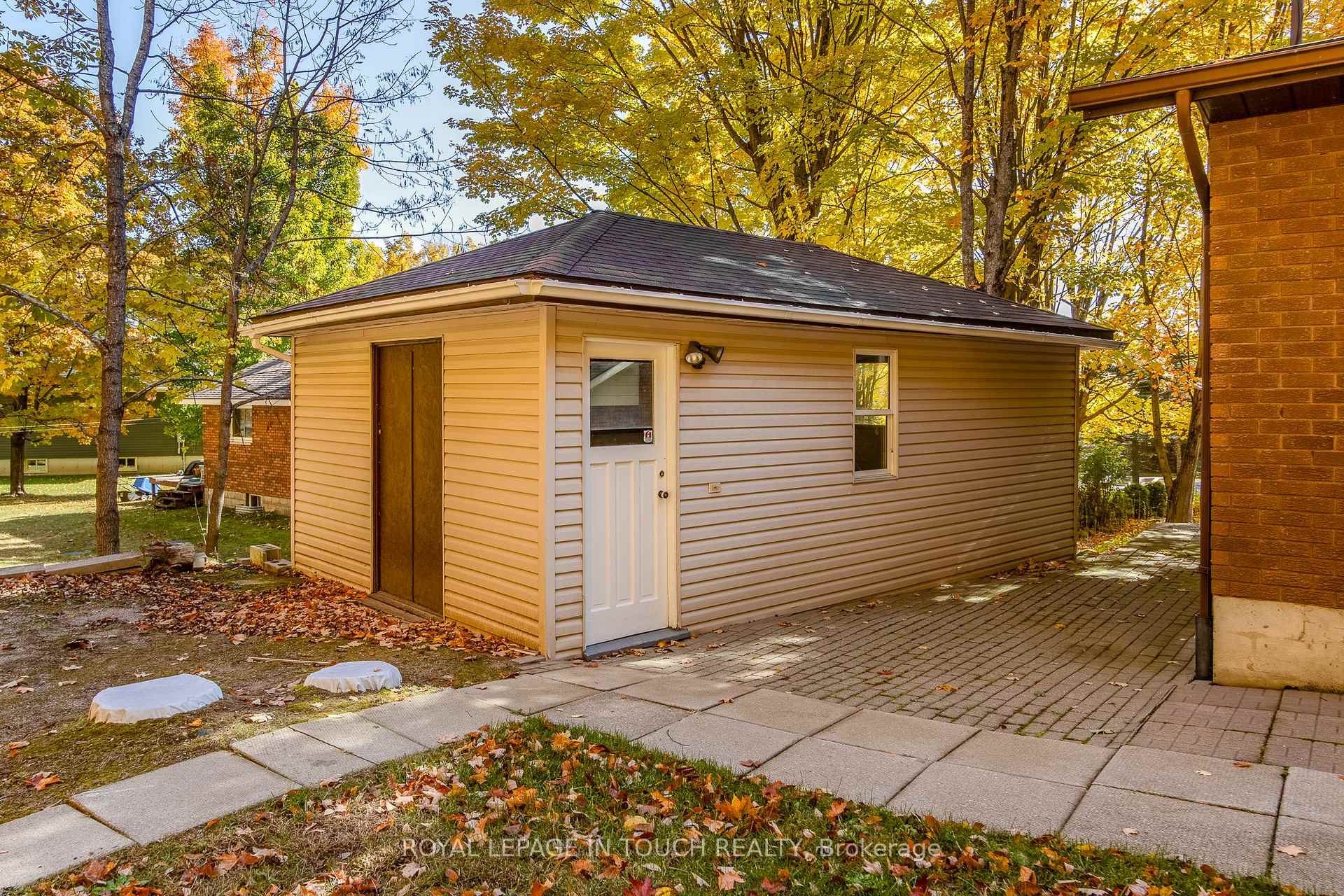 Photo 4 of 61 Beaufort Crescent, Tiny, Rural Tiny — HOMEH