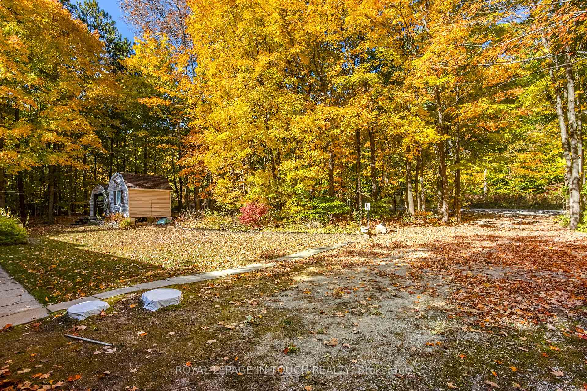 Photo 33 of 61 Beaufort Crescent, Tiny, Rural Tiny — HOMEH