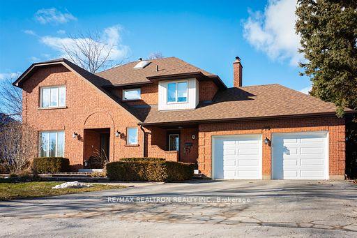 Photo 3 of 70 Humber Valley Crescent, King, King City — HOMEH