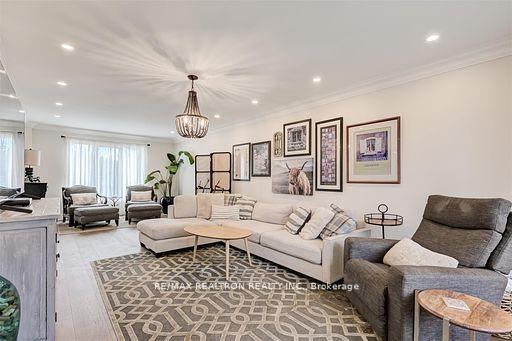 Photo 8 of 70 Humber Valley Crescent, King, King City — HOMEH