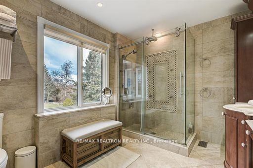 Photo 16 of 70 Humber Valley Crescent, King, King City — HOMEH
