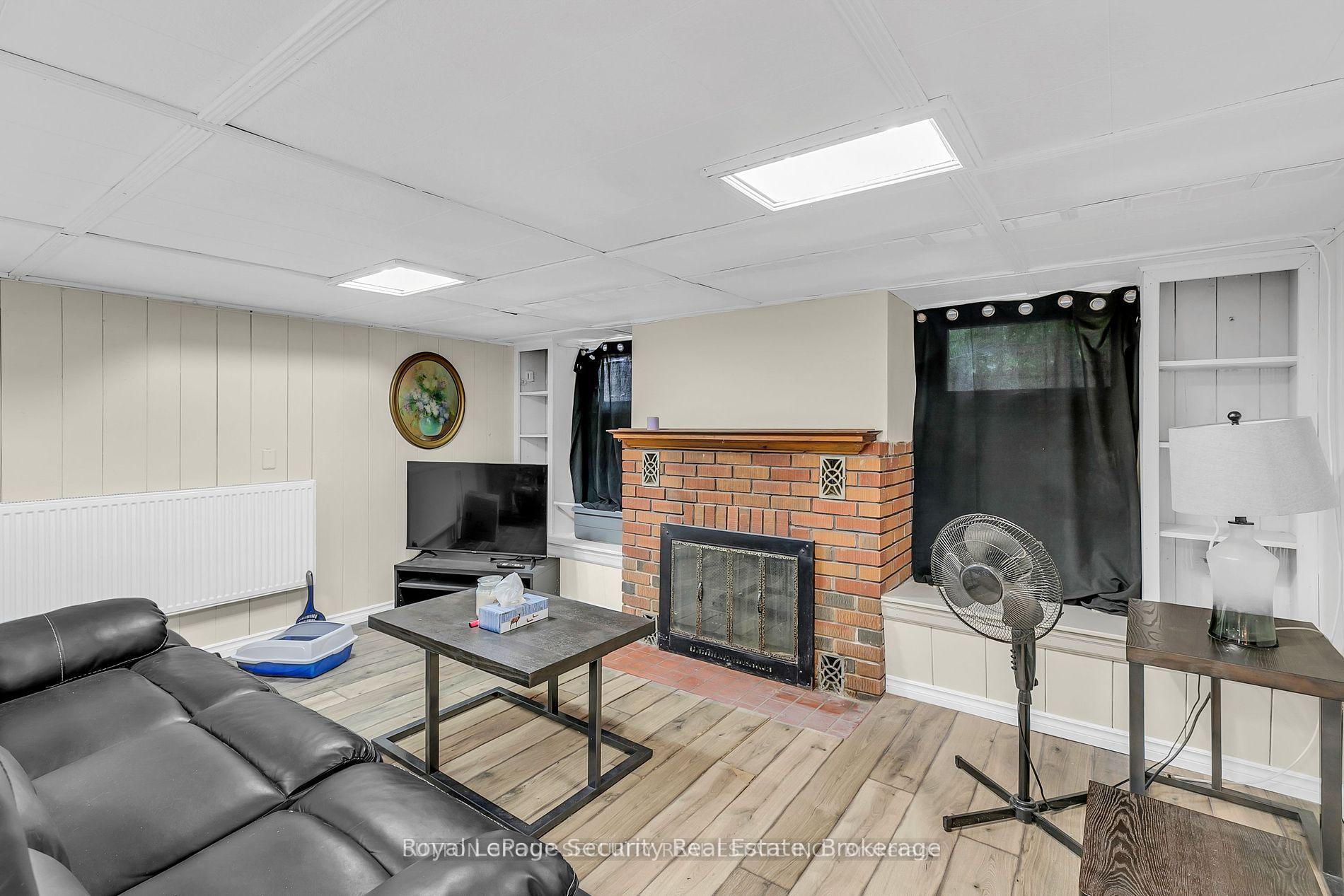 Photo 7 of 2102 Victoria Street E, Innisfil, Stroud — HOMEH