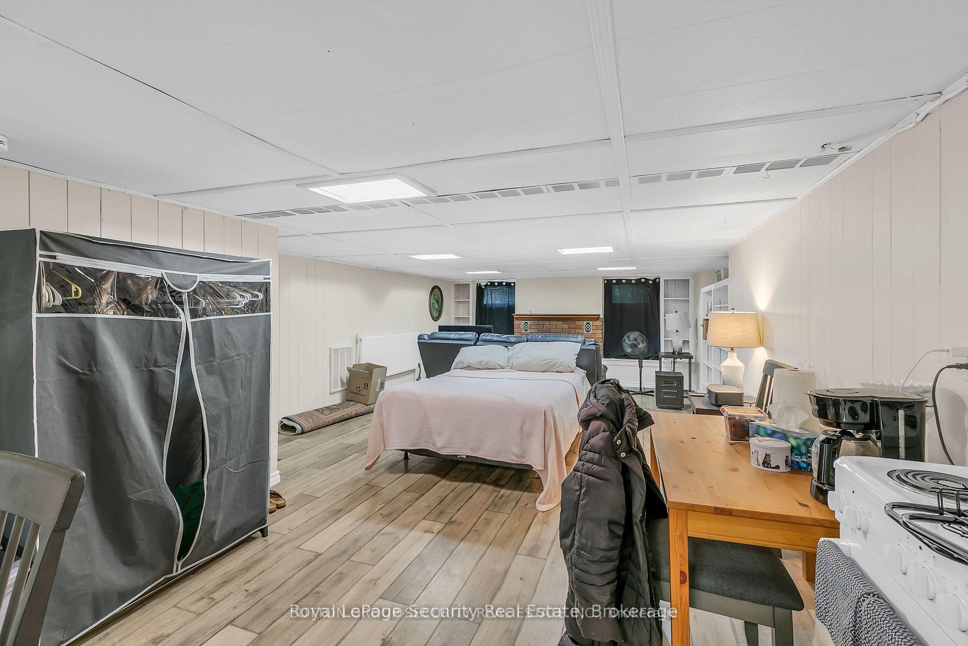 Photo 9 of 2102 Victoria Street E, Innisfil, Stroud — HOMEH