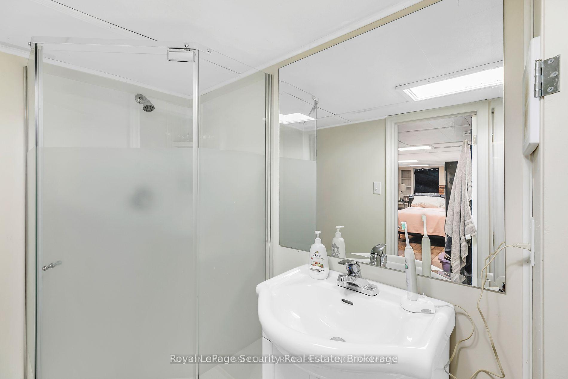 Photo 17 of 2102 Victoria Street E, Innisfil, Stroud — HOMEH