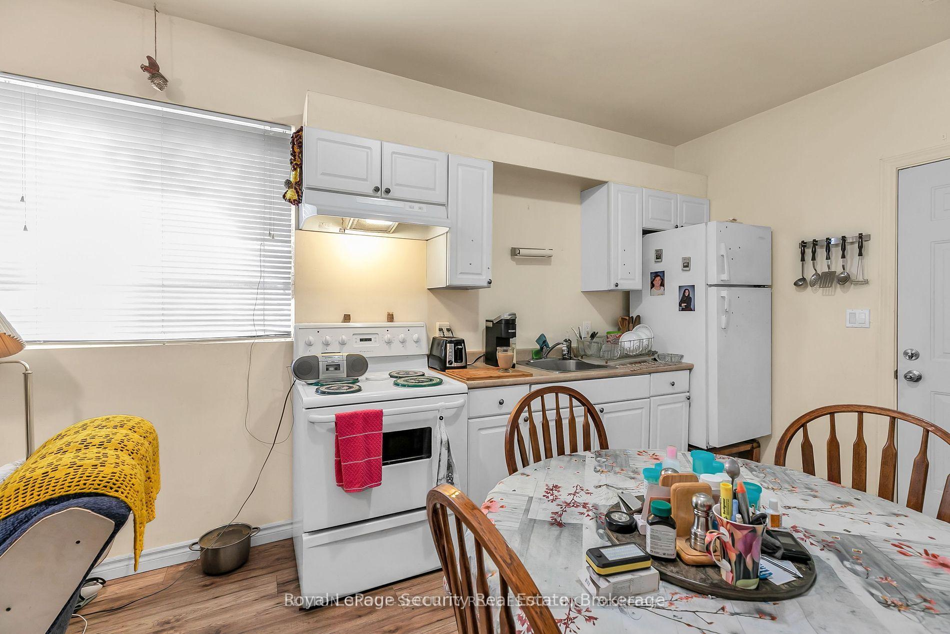 Photo 10 of 2102 Victoria Street E, Innisfil, Stroud — HOMEH