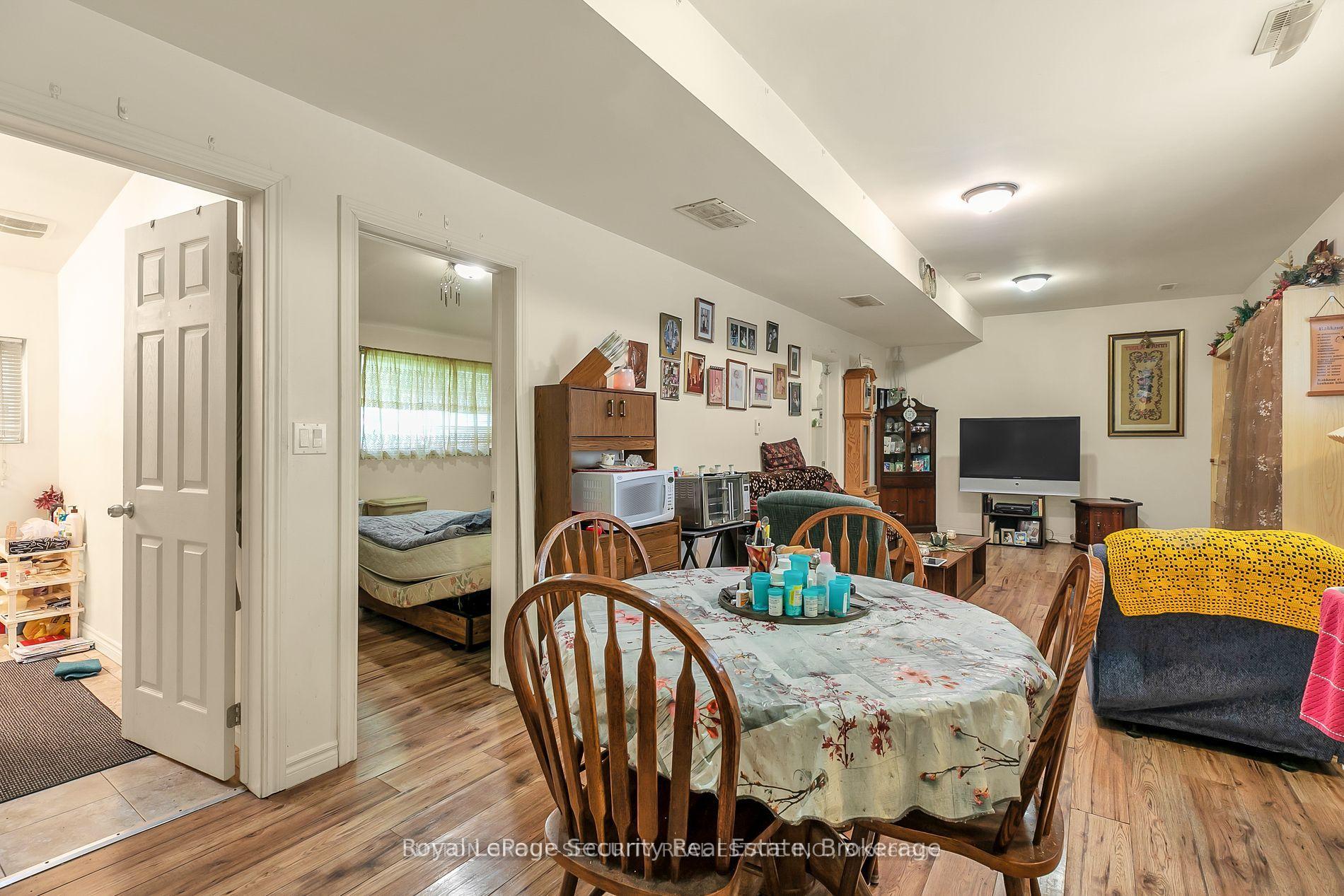 Photo 11 of 2102 Victoria Street E, Innisfil, Stroud — HOMEH