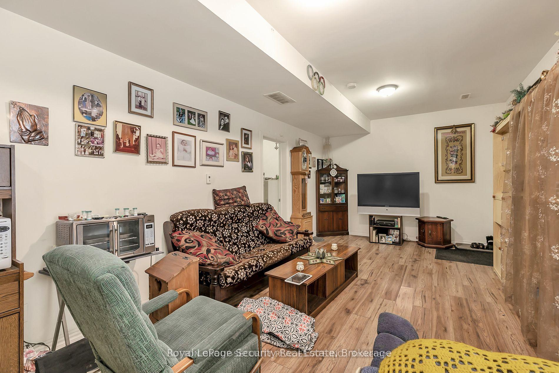 Photo 19 of 2102 Victoria Street E, Innisfil, Stroud — HOMEH