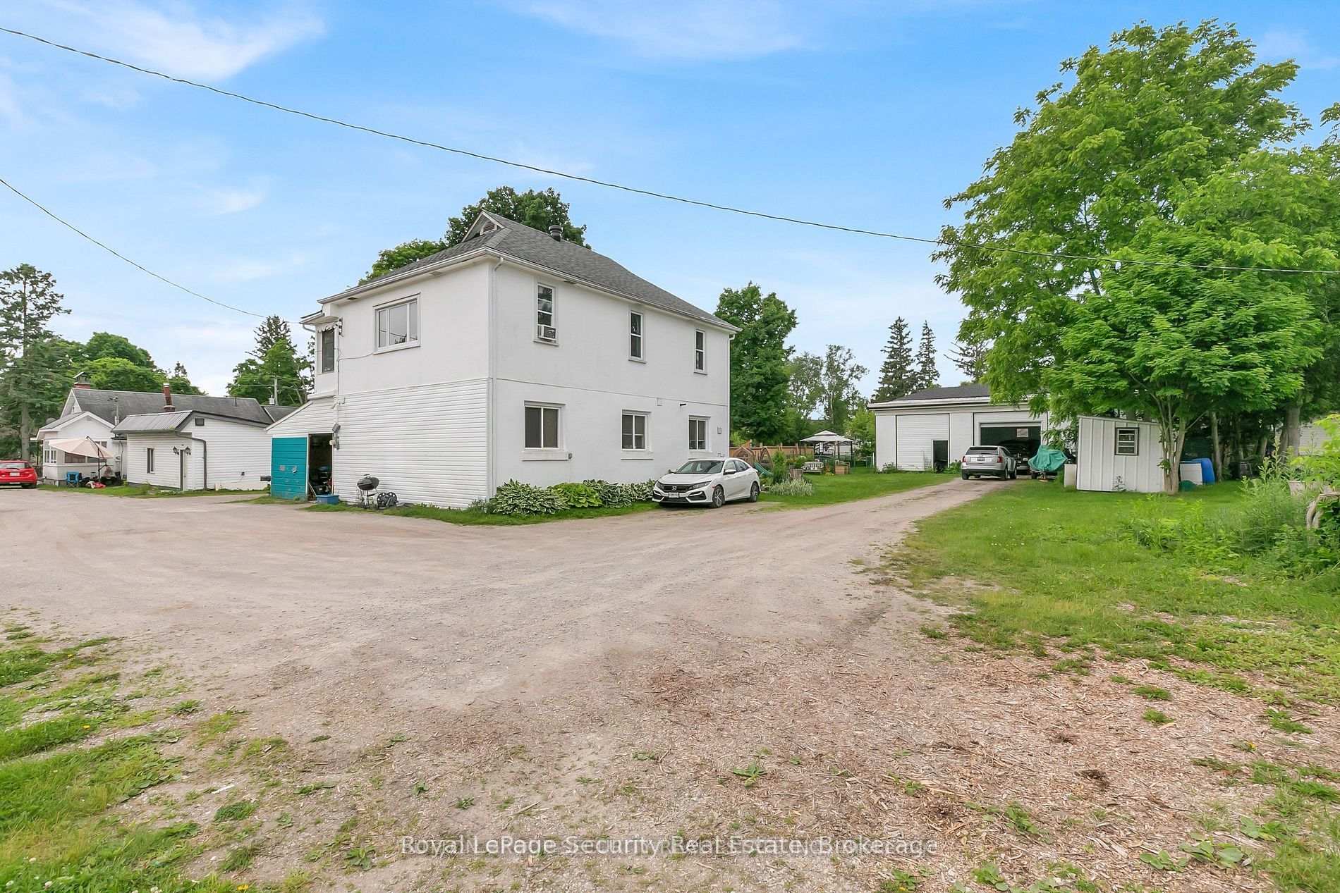 Photo 35 of 2102 Victoria Street E, Innisfil, Stroud — HOMEH