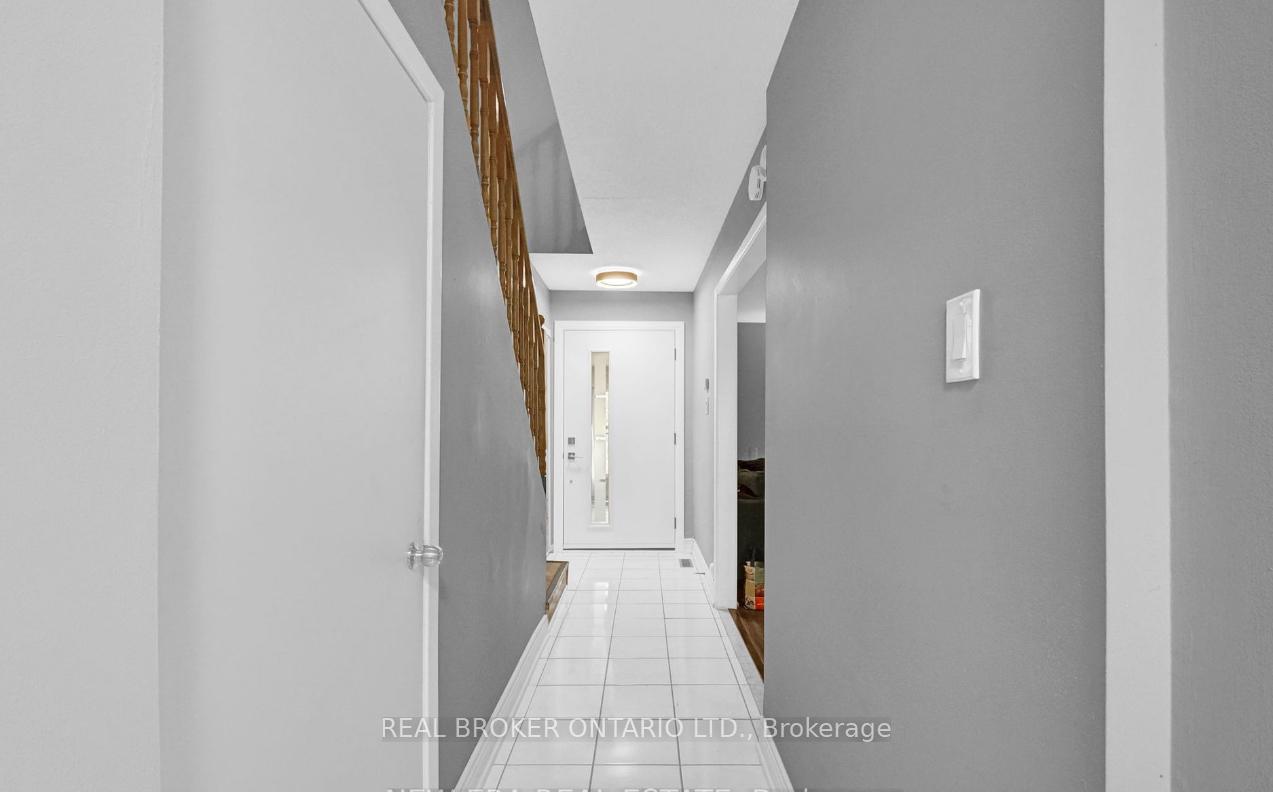 Photo 3 of 37 Stather Crescent, Markham, Milliken Mills East — HOMEH