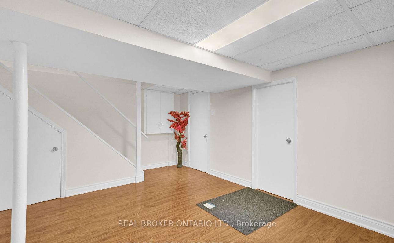 Photo 16 of 37 Stather Crescent, Markham, Milliken Mills East — HOMEH