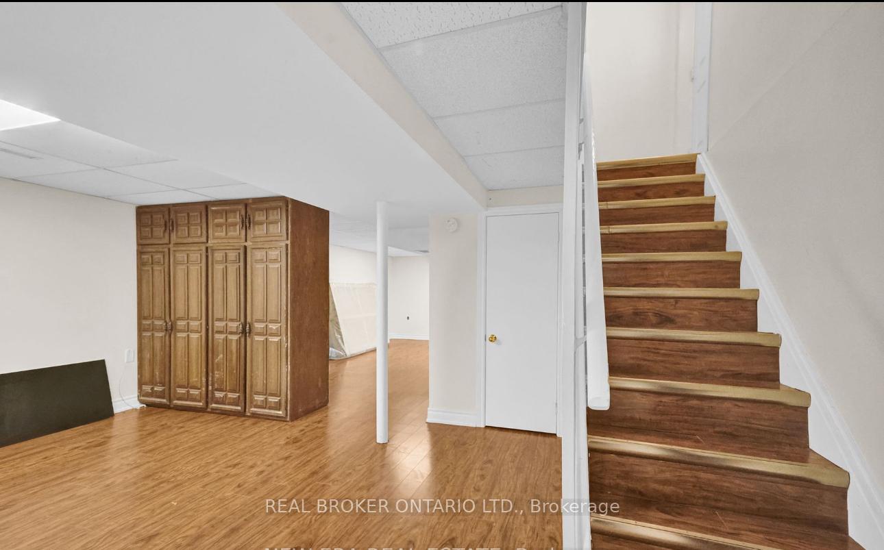 Photo 17 of 37 Stather Crescent, Markham, Milliken Mills East — HOMEH