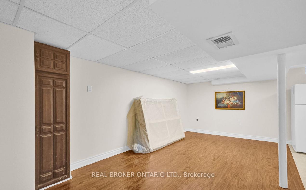 Photo 22 of 37 Stather Crescent, Markham, Milliken Mills East — HOMEH