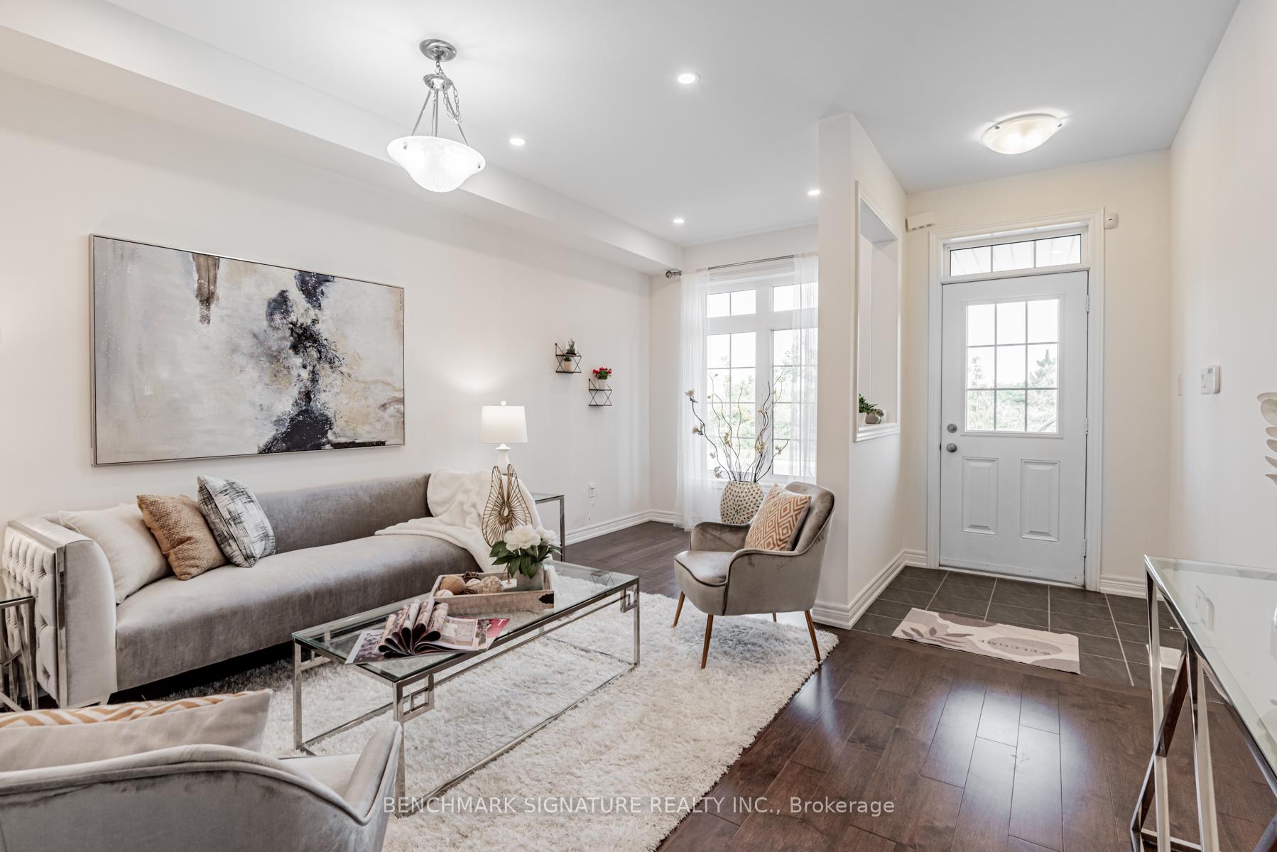 Photo 2 of 113 Decast Crescent, Markham, Box Grove — HOMEH