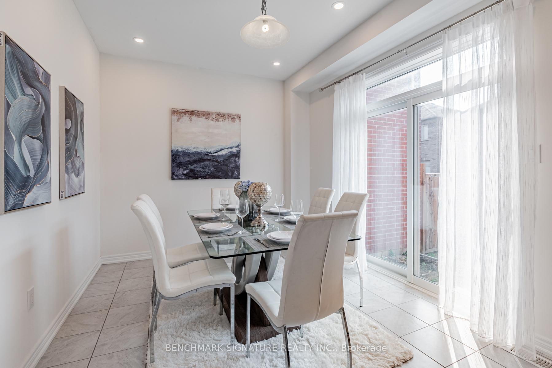 Photo 4 of 113 Decast Crescent, Markham, Box Grove — HOMEH
